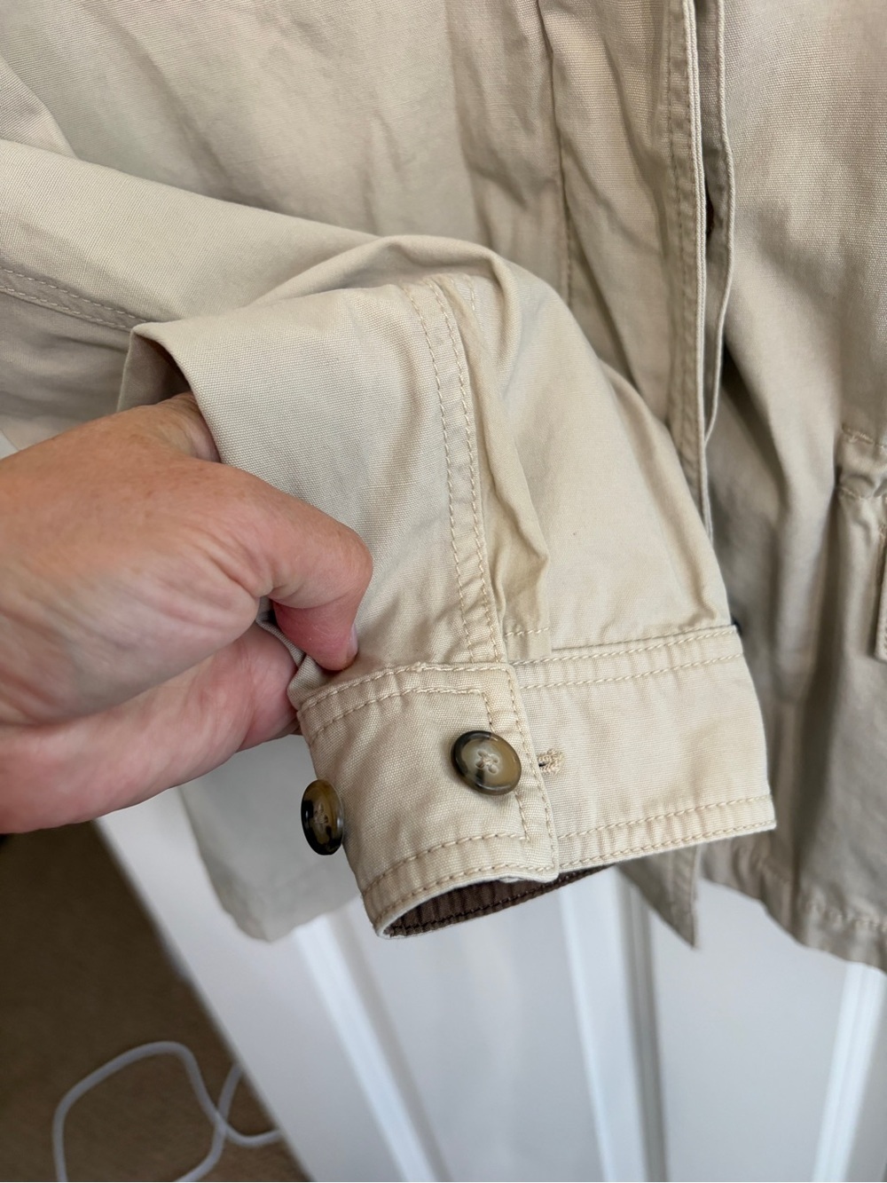 Excellent condition size L Eddie Bauer Women's Tan Utility Jacket. 100% cotton - Picture 7 of 9